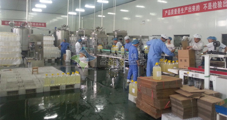 果糖灌裝旋蓋貼標封箱打包生產線