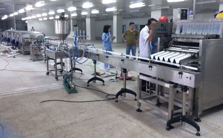 雙頭全自動(dòng)辣椒醬灌裝機(jī)